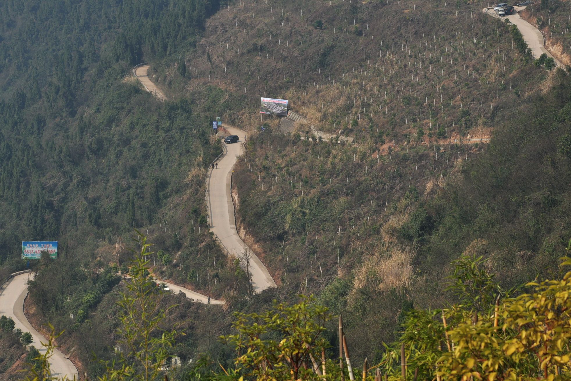 凤凰山上盘山公路