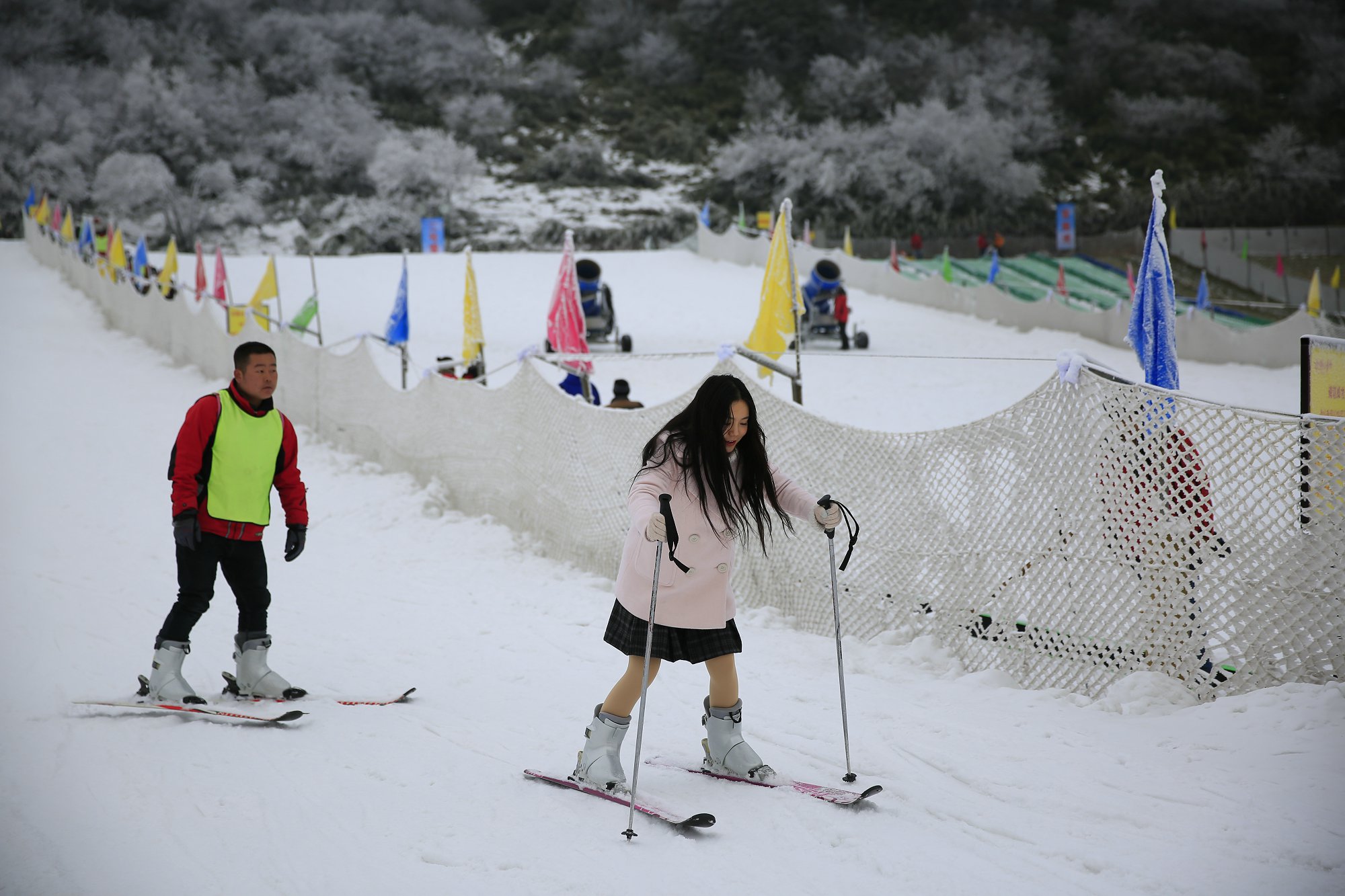 怕冷的不要去了——凤凰山下车友会自驾游第39期——去金佛山滑雪,约