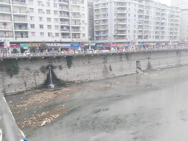 宣汉南坝河流污染触目惊心