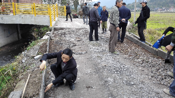 陈泽胜出生于大巴山南麓的一个农民家