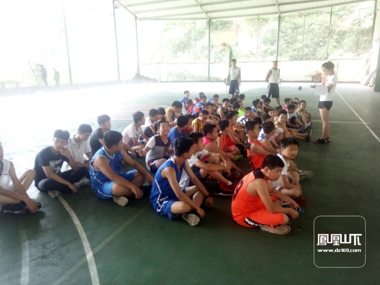 四川文理学院青出于篮篮球培训班 - 商业信息 