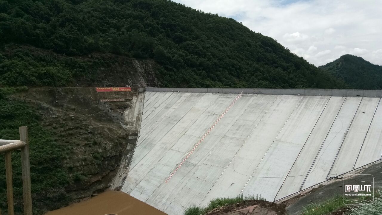 走进在建的 石峡子水库