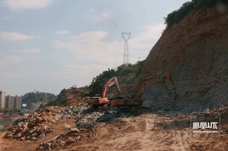 达州三里坪人文生态区a线道路建设最新进展(视频)