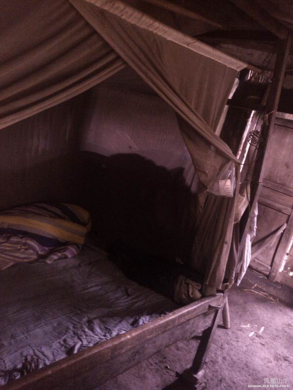 贫困山区的床图片