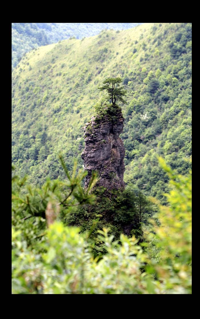 初学摄影,求指点——万源八台山独秀峰