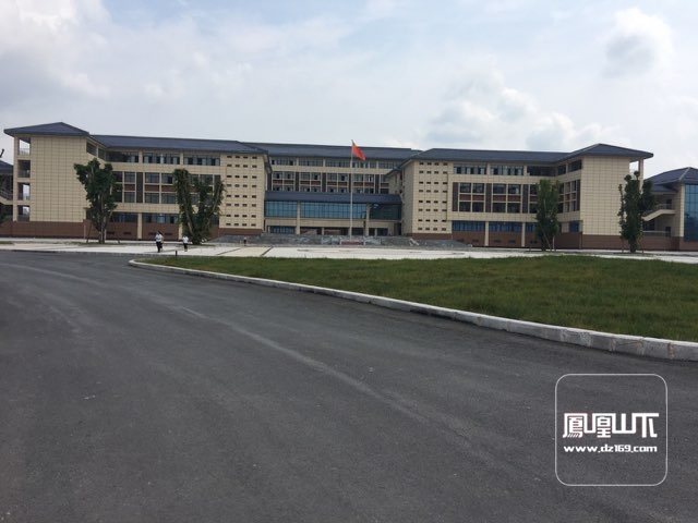 達州職業技術學院新校區正在加快建設,首批已入住學生2000餘人