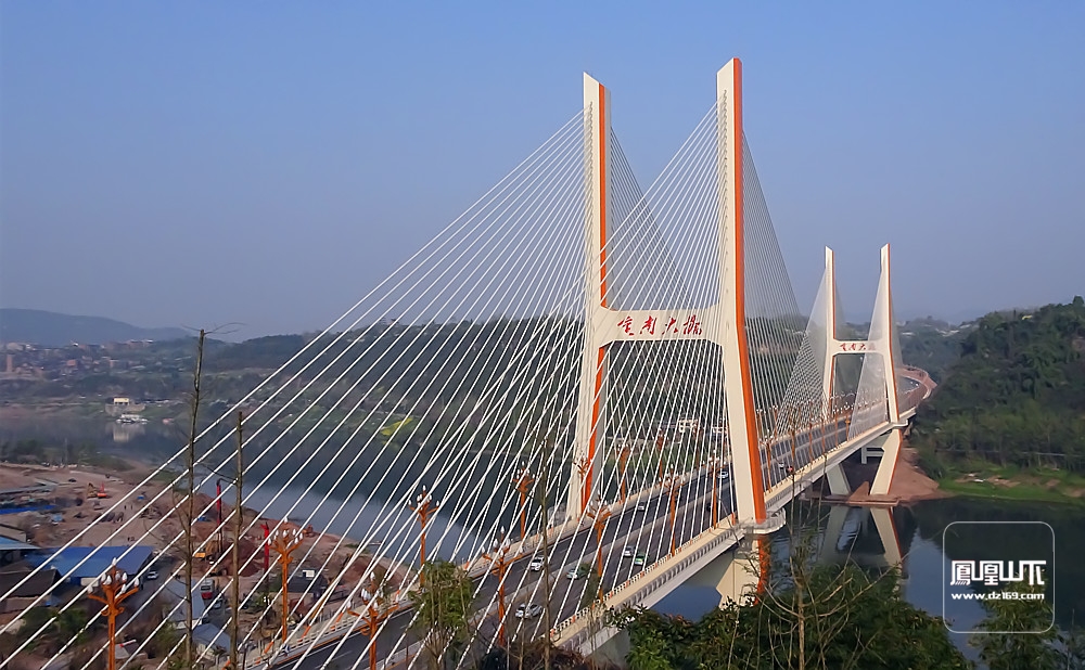 另一角度的金南大桥及引桥 达州摄影 凤凰山下 powered by