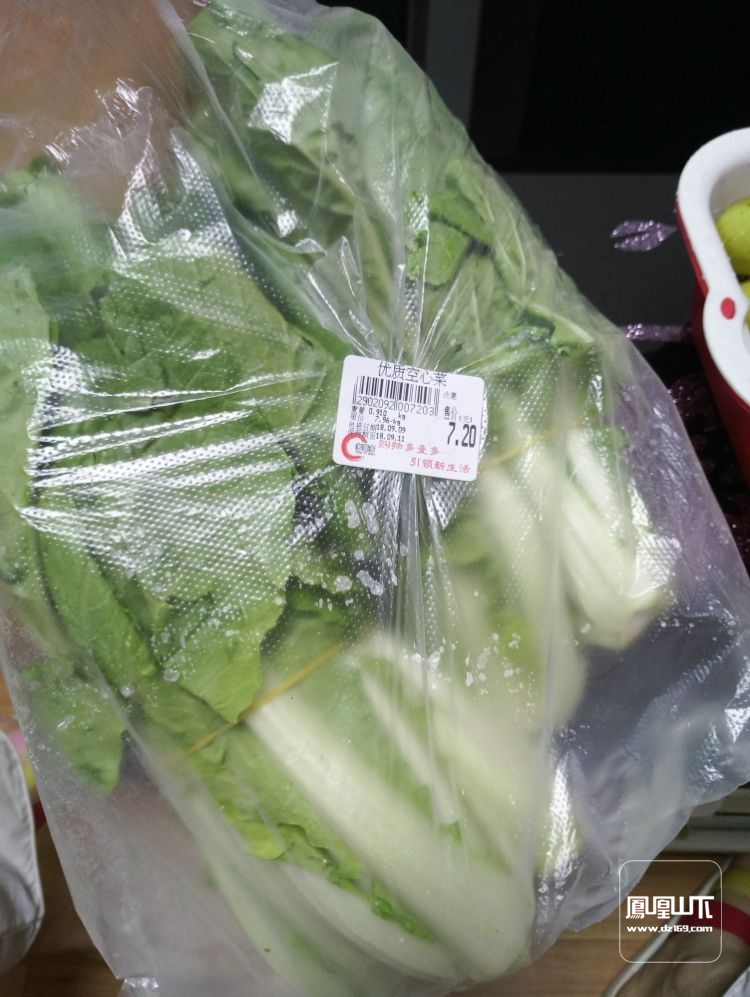 罗浮多一多超市欺诈顾客,小白菜2.5一斤打成精