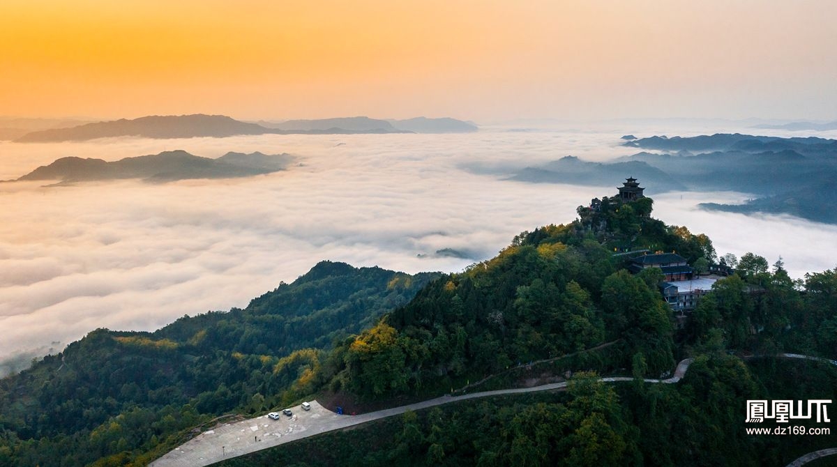 《航拍香炉山》 